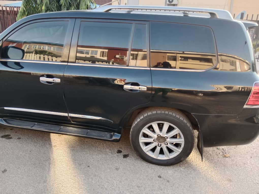 Rent Lexus Jeep GX 570