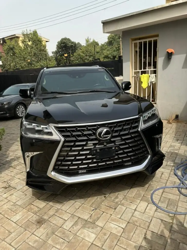 Bulletproof Lexus LX 570 for rent 