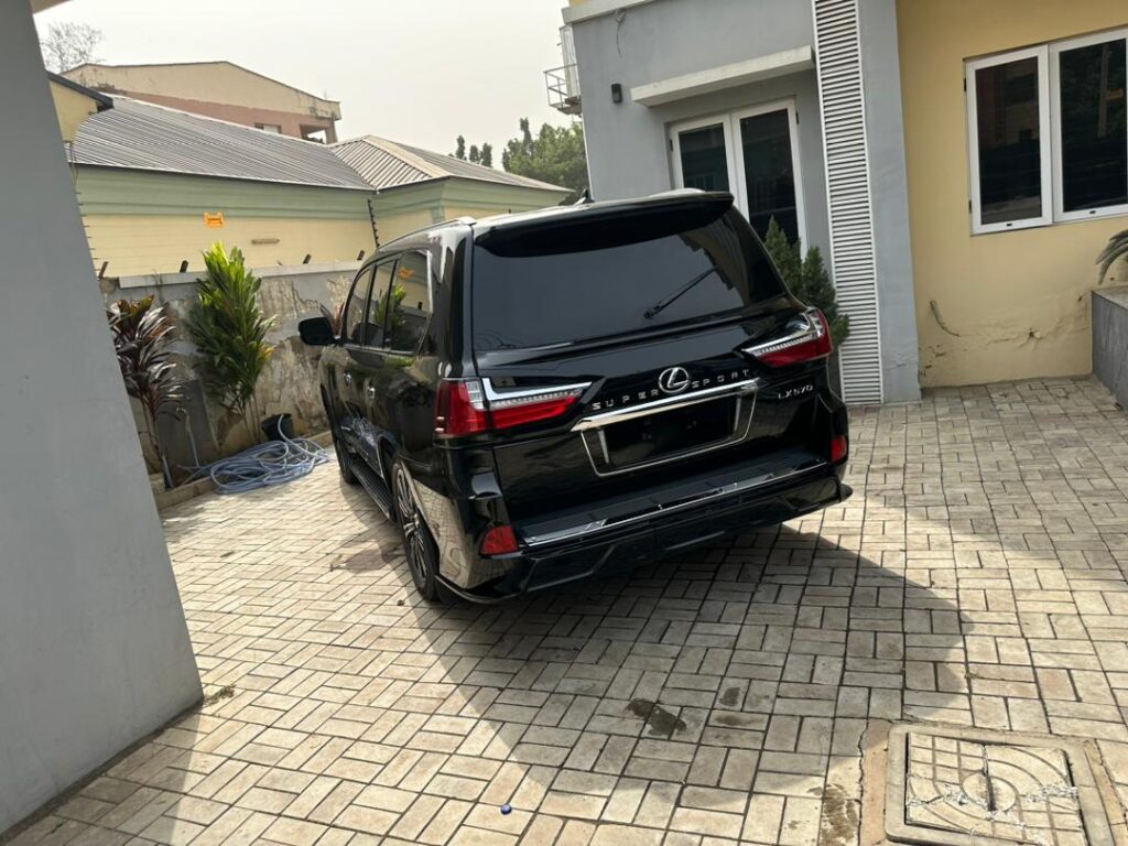 Bulletproof Lexus LX 570 for rent 