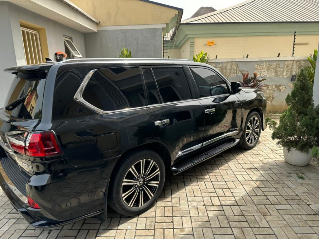 Bulletproof Lexus LX 570 for rent 