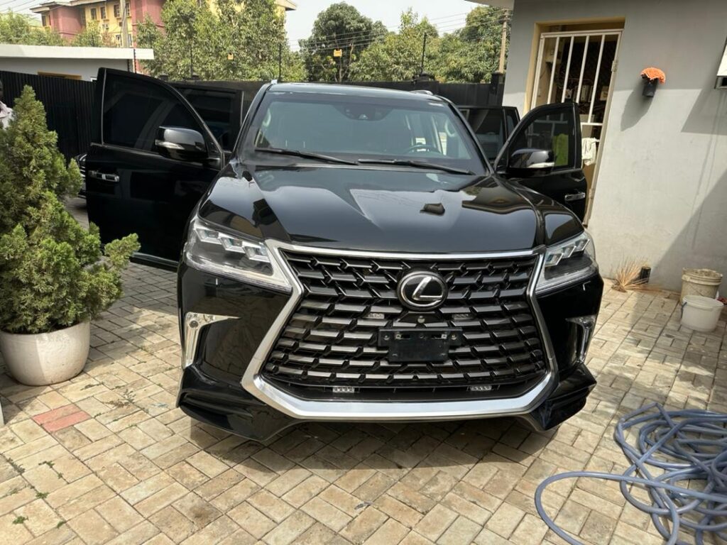 Bulletproof Lexus LX 570 for rent 